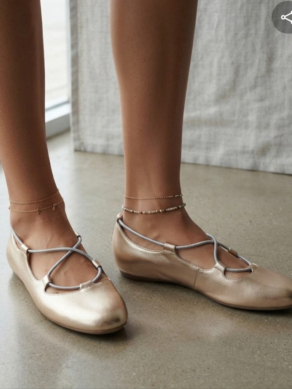 Earthies Essen Metallic Silver Leather Ballet Flats. Size 8.5B Like New